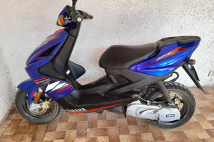 Motorino Scooter Yamaha Aerox 50cc