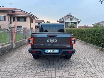 JEEP GLADIATOR OVERLAND 3.0 2022 IVA DEDUCIBILE