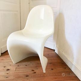 VITRA 2 Verner Panton S Chair in Fiberglass Bianco