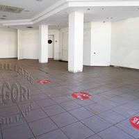 locale commerciale ad altissima visibilità con par