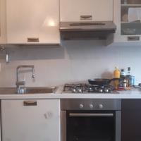  cucina usata con elettrodomestici . 