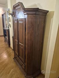 Armadio/Guardaroba in Legno Massello Sagomato