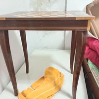 tavolino in legno con gioco dama