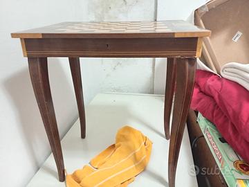 tavolino in legno con gioco dama