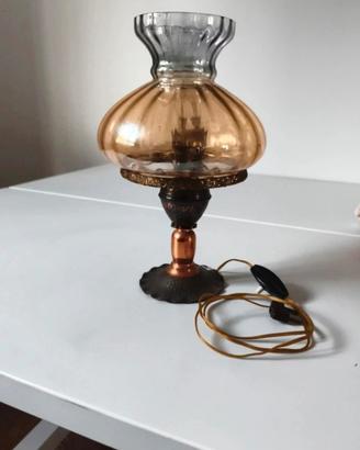Lampada  vintage anni 50 in rame  e vetro fume'.