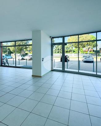 NEGOZIO A MONTICHIARI