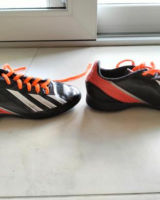 SCARPE DA CALCETTO ADIDAS
