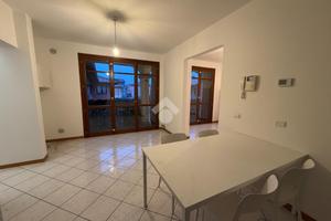 3 LOCALI A OSIO SOPRA