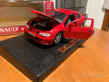 Modellino renault megane 1/18