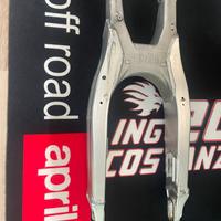 Forcellone Aprilia MXV 450