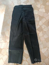 Pantaloni in cotone colore nero