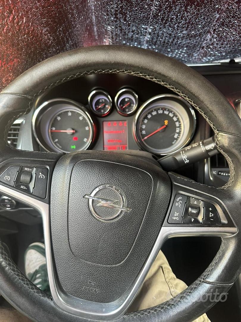 Opel Astra 2010 photo 5
