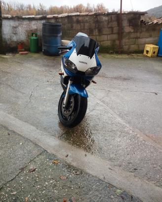 Yamaha R6