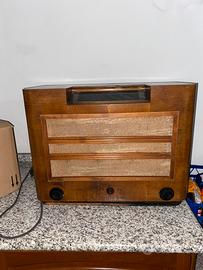 Radio vintage per arredamento