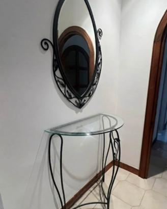 Specchio e tavolino