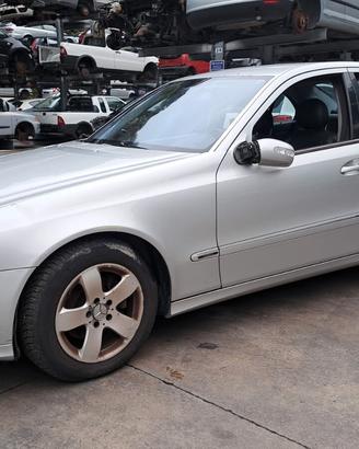 MERCEDES CLASSE E 270 DEL 2002 SOLO PER RICAMBI