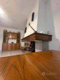 Casa indipendente su tre livelli con cortile