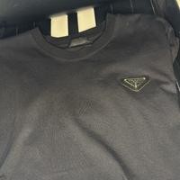 t-shirt prada