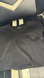 t-shirt prada