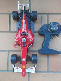 Due modellini telecomandati Ferrari 