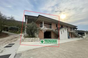 PORZIONE DI BIFAMILIARE A CONTRADA