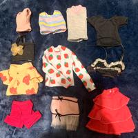 Set di abiti per bambole