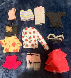Set di abiti per bambole