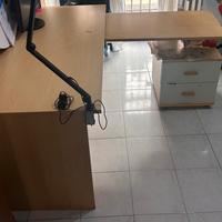Scrivania angolare apribile con cassettiera