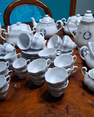 Servizio completo in Fine Porcellana"Belle Epoque"