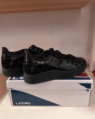 Sneakers nere lucide Leerd con lacci – casual