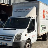 Ford Transit centinato con gancio traino