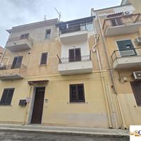 P. MONDELLO: APPARTAMENTO PIANO TERRA CON