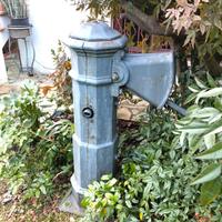 fontana antica in ghisa