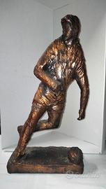 Statua calciatore Evandro Carpeggiani anni 70