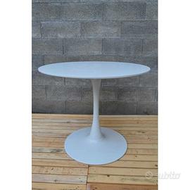 Tavoli Tulipano rotondi