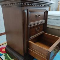 Comodini nuovi di legno 