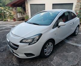 Opel corsa 1.4 gpl adatta ai neopatentati