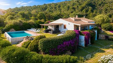 Villa indipendente con piscina - Arzachena