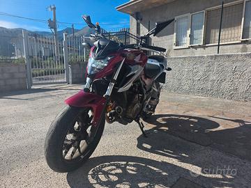 Honda CB 500 F tenuta maniacalmente