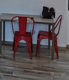 armadio angolare divano letto e 2 sedie
