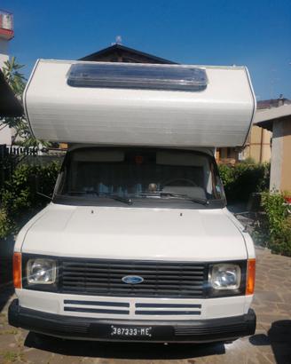 Camper FORD TRANSIT mansardato restauro avanzato
