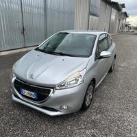 Peugeot 208 1.4 HDi 68 CV 3 porte Allure