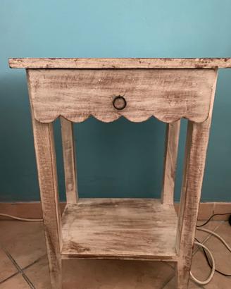 Comodino stile shabby
