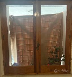 Finestra in legno