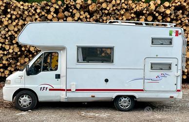 Camper mansardato 2.8 idTD, anno 2000.