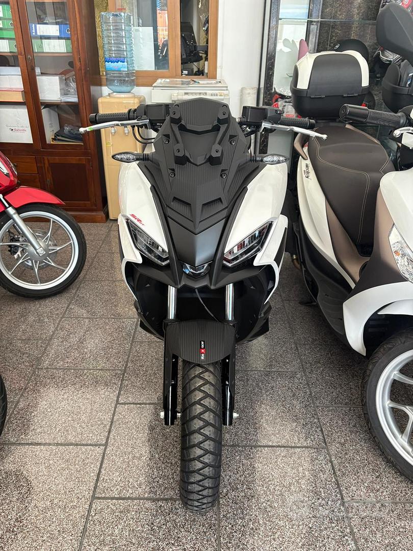 APRILIA SR GT 200