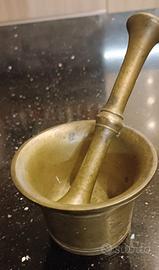 Antico mortaio in bronzo