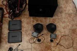 Impianto audio completo montabile su fiat punto.