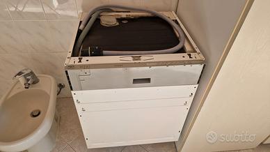 LAVASTOVIGLIE NUOVA REX ELECTROLUX DA INCASSO