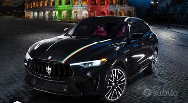 Maserati Levante nera benzina